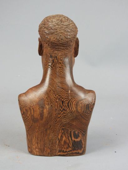 Etienne SIELA, (XXe, Congo)
Bois de wengé.
Superbe...