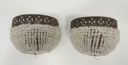 Paire d'appliques en métal et pampilles à...