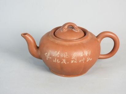 CHINE.
Théière d'Yixing en terre rouge de...
