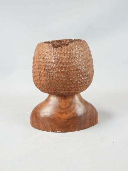 KANAK.
Buste d'homme en bois exotique, la...