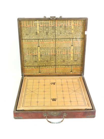 CHINE - jeu d'échecs Xiangqi dans un coffret...