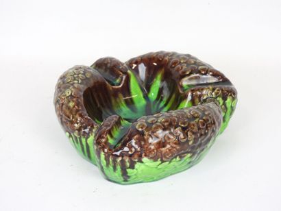 SAINTMARD, Paris. Earthenware trinket dish...