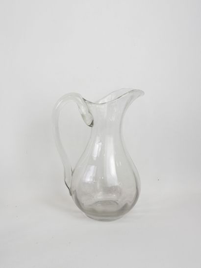 Ensemble de verrerie comprenant carafes,...