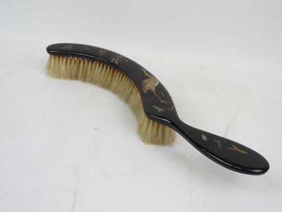 Black-lacquered wooden brush with Far Eastern...