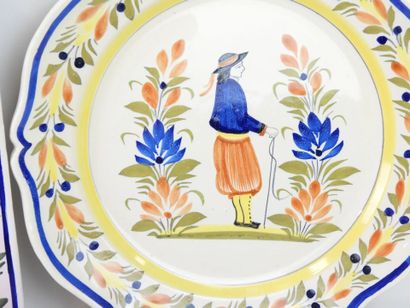QUIMPER - A set of polychrome earthenware...