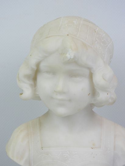 L.MORELLI, Florence, Sujet en albâtre représentant...