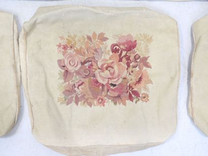 AUBUSSON. Tapisserie de 3 sièges et d'un...