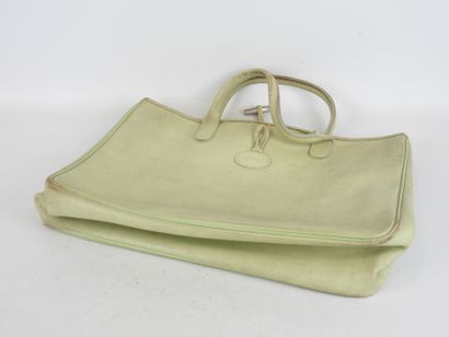LONGCHAMP - Paris. Sac à main en cuir vert...