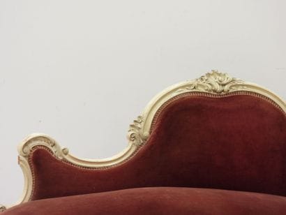 Banquette style Louis XV en bois mouluré...
