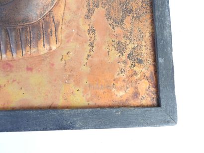MAKUMGU ? (XXIème). Plaque en métal repoussé...