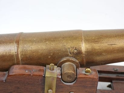 CANON miniature en bois et laiton composé...