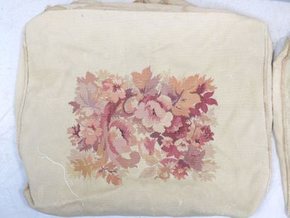 AUBUSSON. Tapisserie de 3 sièges et d'un...