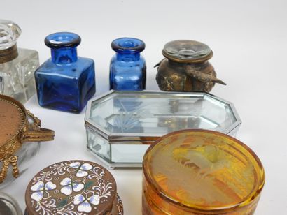Set of display items made of glass, crystal,...