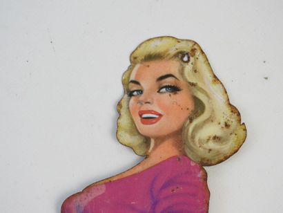 CONTINENTAL : Pin-up en tôle polychrome....