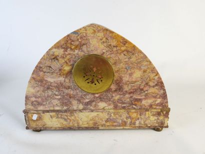 GARNITURE DE CHEMINEE en marbre violet, bronze...
