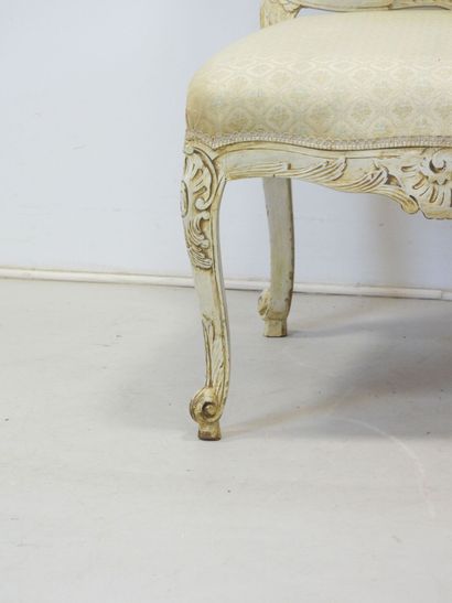 Paire de CHAISES DE SALON à dos plat dit...