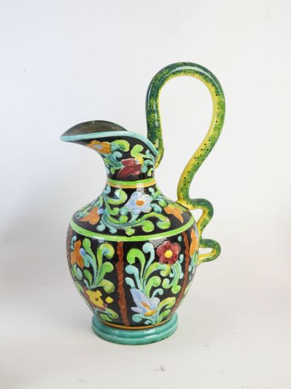 10 VERSEUSES en faïence et porcelaine polychrome...