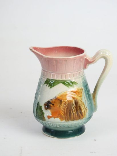 10 VERSEUSES en faïence et porcelaine polychrome...
