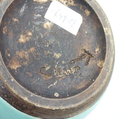 KERAMOS. Petit pot en faïence à couverte...
