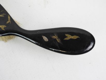 Black-lacquered wooden brush with Far Eastern...