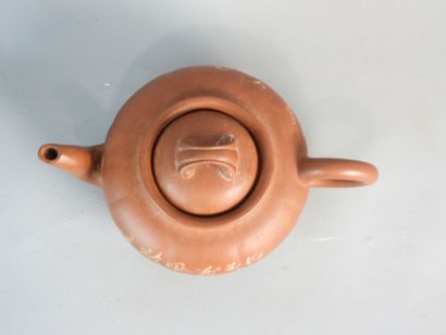 CHINE.
Théière d'Yixing en terre rouge de...