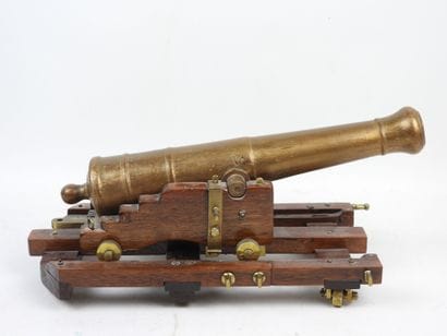 CANON miniature en bois et laiton composé...