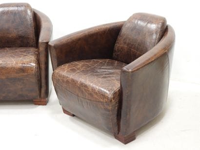 PAIRE DE FAUTEUILS club aviateur en cuir...