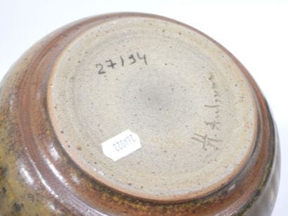 VASE pansu en grès émaillé, signé au revers...
