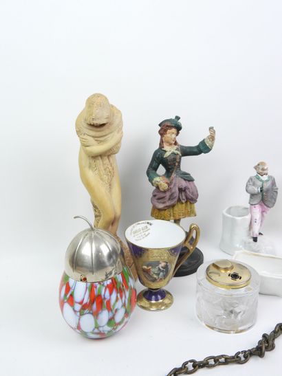 Display items made of glass, terracotta,...