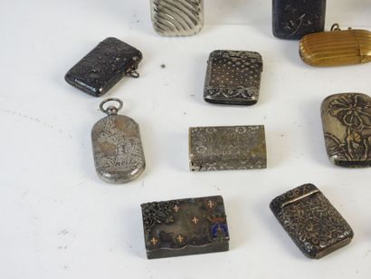 7 BOITES A ALUMETTES en argent 925/1 000...