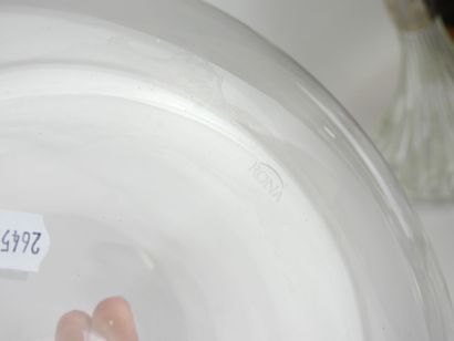 Ensemble de verrerie comprenant carafes,...
