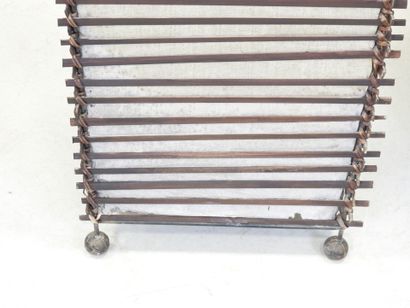 PAIRE DE LAMPADAIRES en lames de bambou et...