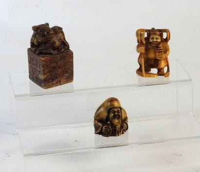 CHINE : Netsuke personnage en résine ? signé...