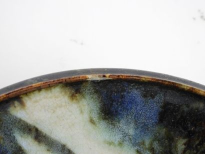 COUPE et une COUPELLE sur piédouche en grès...