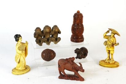 CHINE : réunion de 5 petites sculptures en...