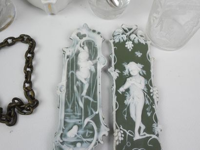 Display items made of glass, terracotta,...
