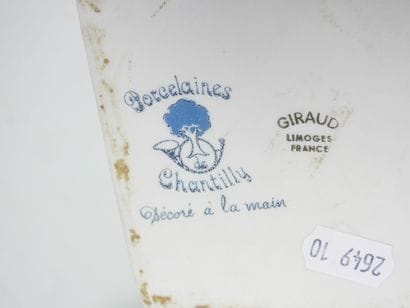 Réunion d'objets en porcelaine, faïence,...