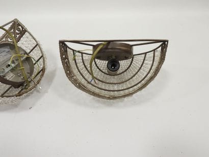 Paire d'appliques en métal et pampilles à...