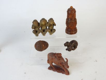 CHINE : réunion de 5 petites sculptures en...