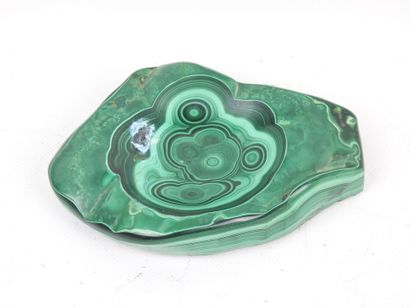 Vide-poche en malachite. H.: 5 L.: 21 P.:...