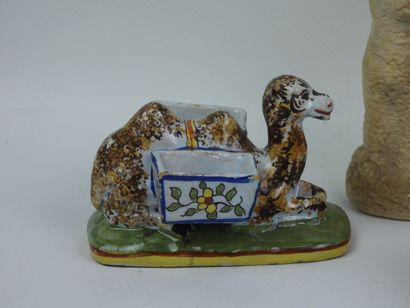 Eight earthenware and porcelain salt shakers...