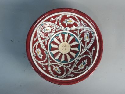 NABEUL, Tunisie.
Deux assiettes en faïence...