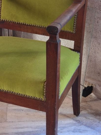 FAUTEUIL en acajou et placage d'acajou, pieds...