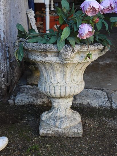 LARGE MEDICIS VASE made of reconstituted...