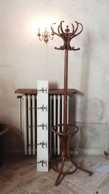 PORTE-MANTEAUX perroquet en bois courbé....