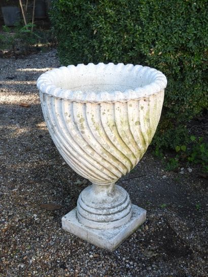 LARGE VASE on a base, made of reconstituted...