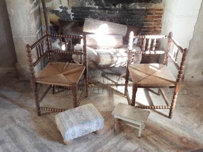 PAIRE DE FAUTEUILS coin de feu, en bois tourné...