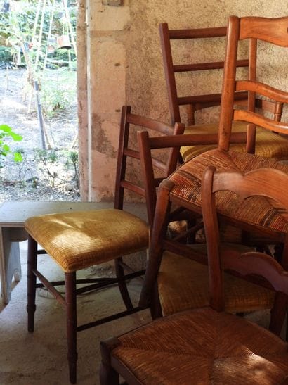 LOT DE CHAISES dont assises paillées et tapisseries....