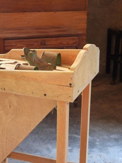 JEU DE LA GRENOUILLE. 89 x 57 x 44 cm.