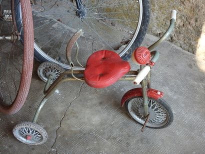 TROIS VELOS : Peugeot, Continental et Tive.Zer....